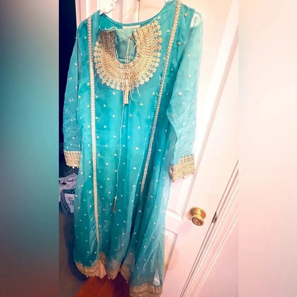 María B new beautiful Torquoise suit large size